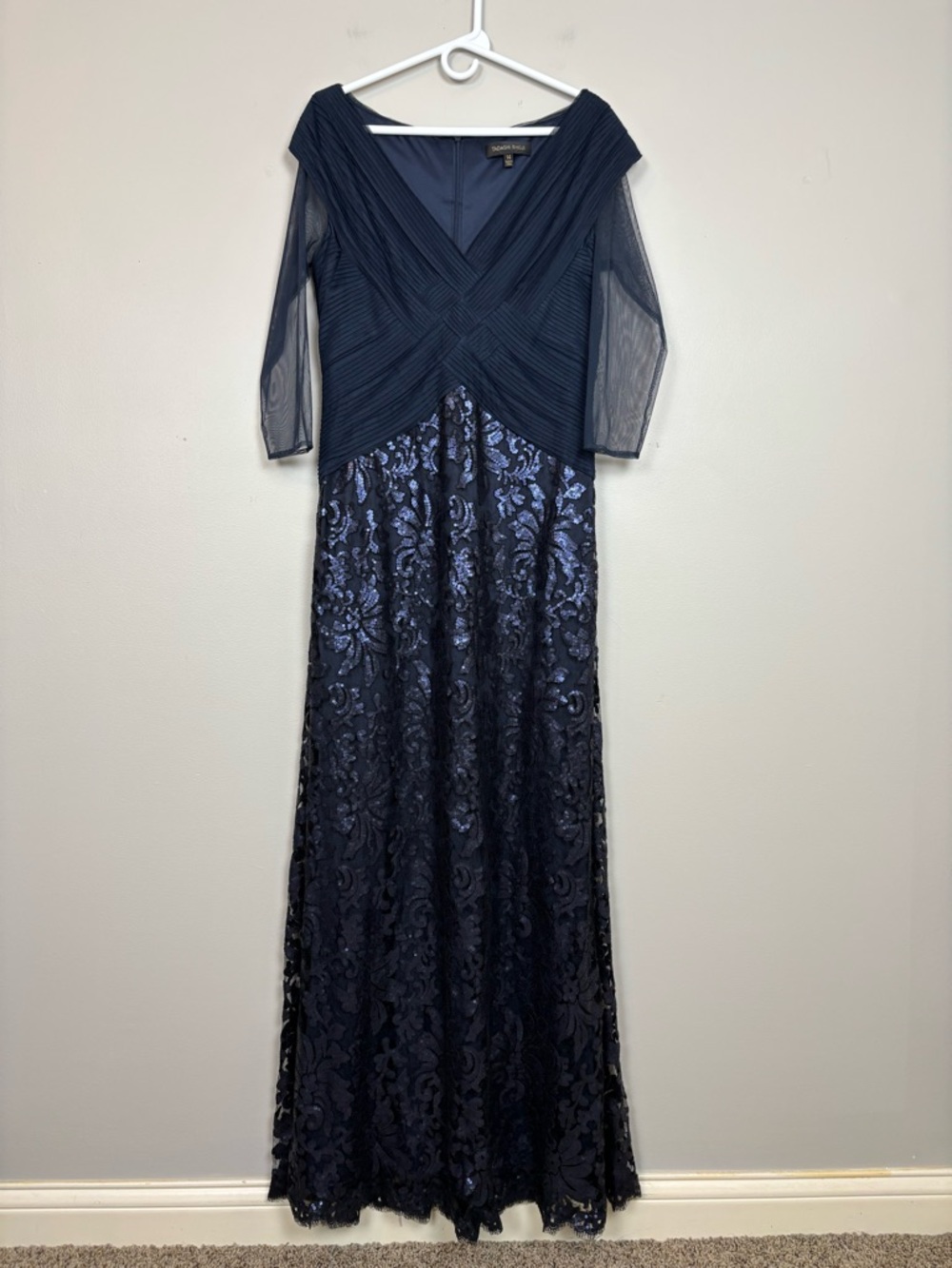 Tadashi Shoji Sequin Lace Gown V-Neck Sheer Sleeves Womens Size 14 in Deep Blue